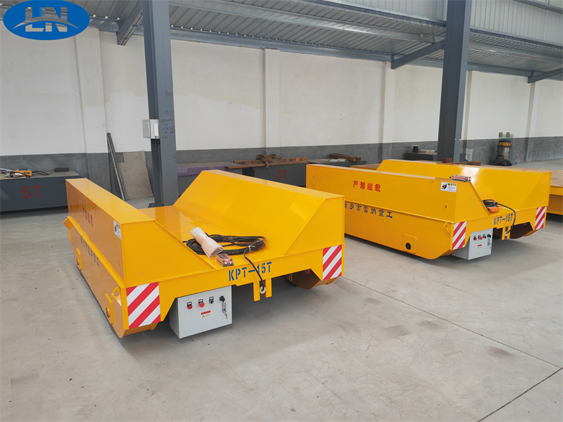 V-Table Rail Transfer Vehicle