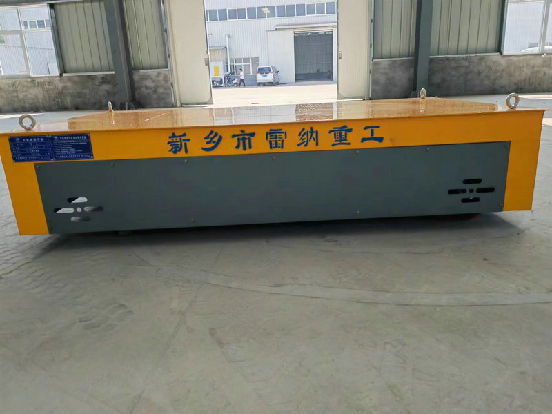 Steerable Trackless Transfer Trolley for Handling Mold